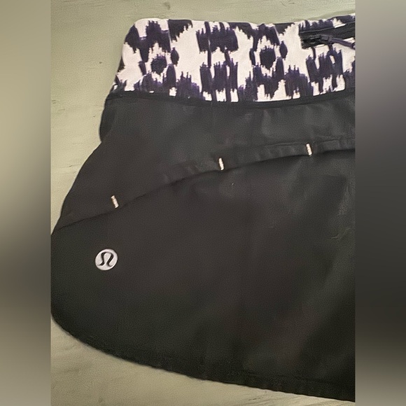 Lululemon - Picture 2 of 4